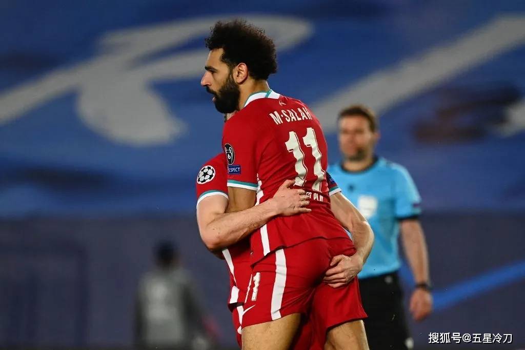 本菲卡今日表现抢眼，本泽马整场无解，教练赛后亲自拥抱的简单介绍